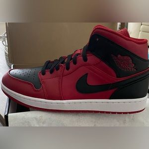 Nike Jordan 1 Authentic reverse bred NEW